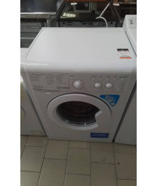 MACHINE A LAVER INSDESIT 7 KG