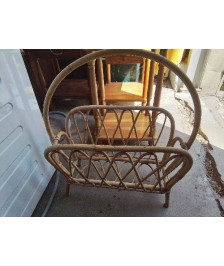 PORTE REVUE EN ROTIN
