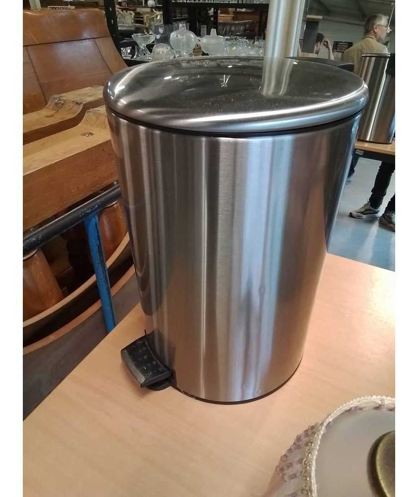 POUBELLE A PÉDALE MÉTAL CHROMÉ 