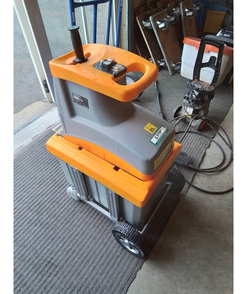 BROYEUR A VÉGÉTAUX ÉLECTRIQUE MK L772/BG 2800W DIAMETRE COUPE MAXIMUN 45MM BROYEUR A VÉGÉTAUX ÉLECTRIQUE MK L772/BG 2800W DIAMETRE COUPE MAXIMUN 45MM