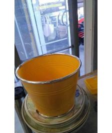 CACHE POT JAUNE 
