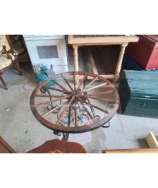 TABLE BASSE RONDE EN FER ROUE DE CHARRETTE 