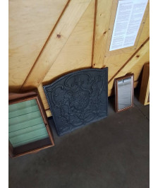 PLAQUE DE CHEMINÉE FONTE DÉCOR AU BLASON 56X51CM