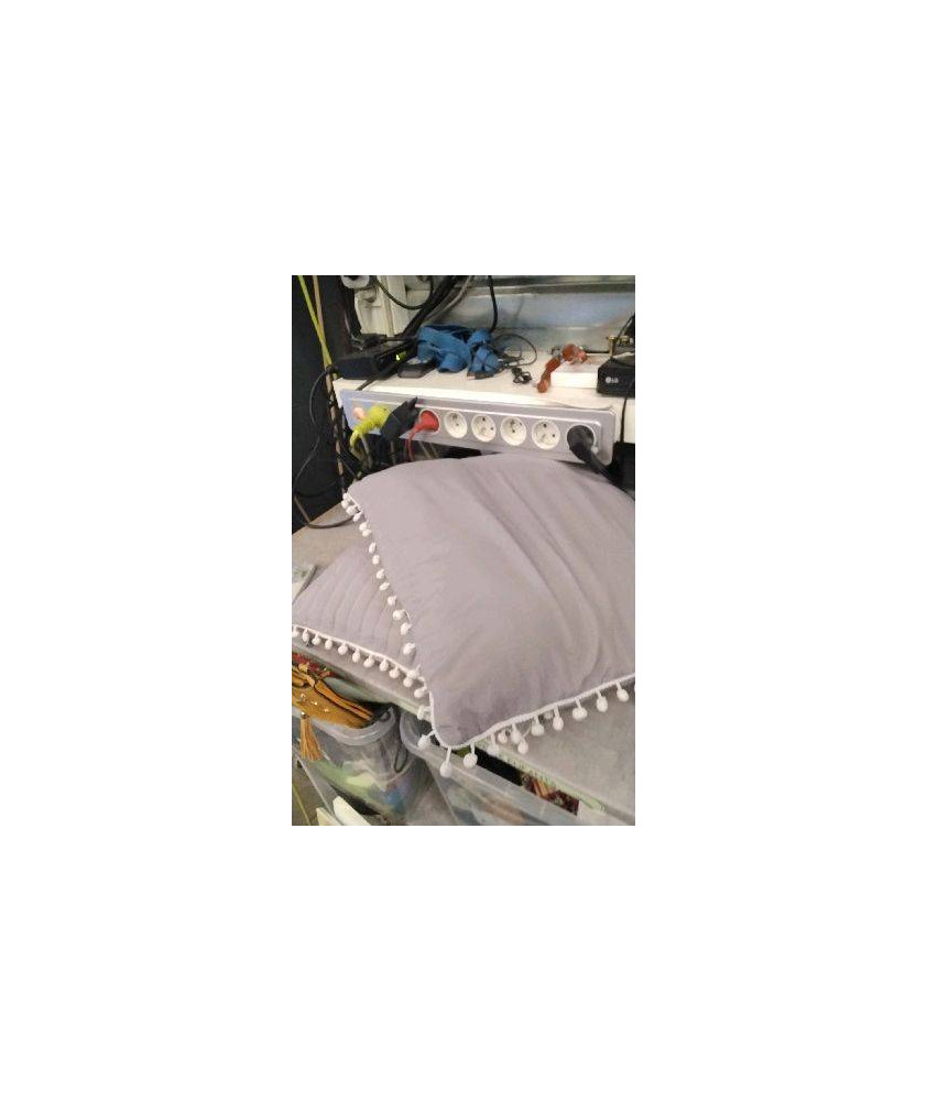 COUSSIN GRIS