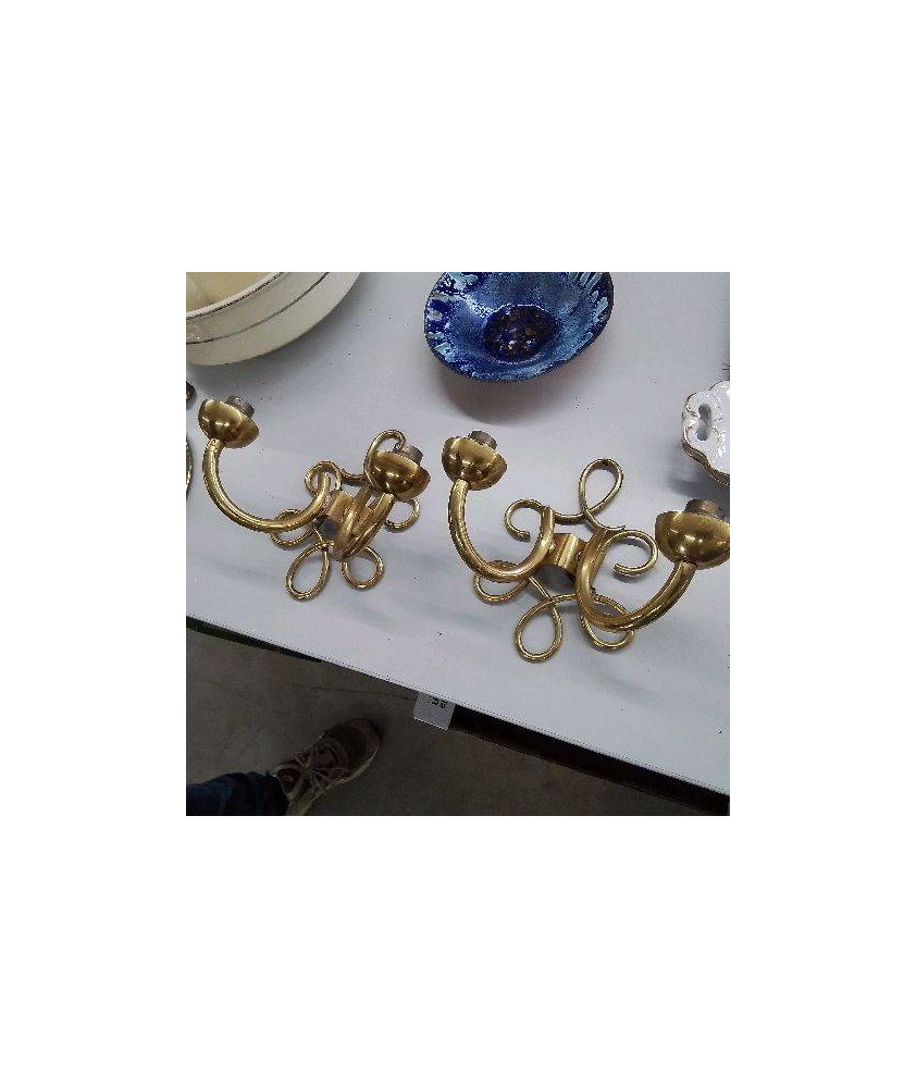 PAIRE D’APPLIQUES