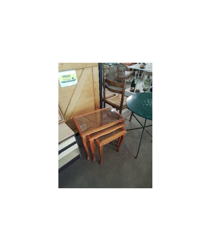 3 TABLES BASSES GIGOGNES BOIS CLAIR DESSUS CANNÉ PLATEAU VERRE STYLE RÉGENCE 3 TABLES BASSES GIGOGNES BOIS CLAIR DESSUS CANNÉ PLATEAU VERRE STYLE RÉGENCE