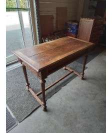 TABLE DE MILIEU RECTANGULAIRE A ENTRETOISE BOIS GRAVÉ ET SCULPTÉ 
