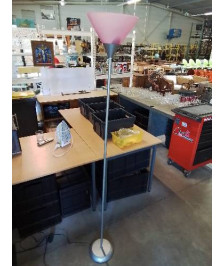 LAMPADAIRE MÉTAL GRIS ET RÉSINE ROSE
