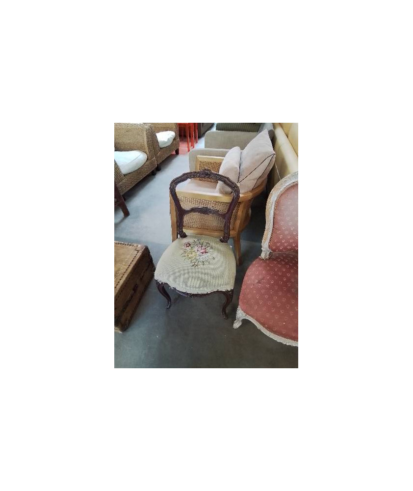 CHAISE BOIS SCULPTÉ STYLE LOUIS XVI ASSISE TISSU ECRU AUX FLEURS XIXE