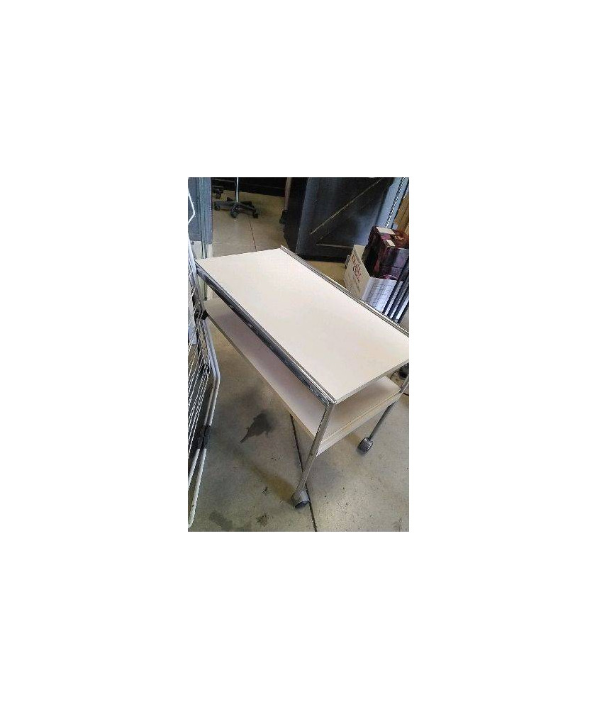 TABLE D\'APPOINT SUR ROULETTES