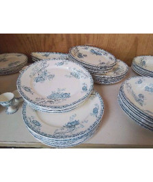 LOT D’ASSIETTES PLATES SARREGUEMINES MOTIF FLORAL 
