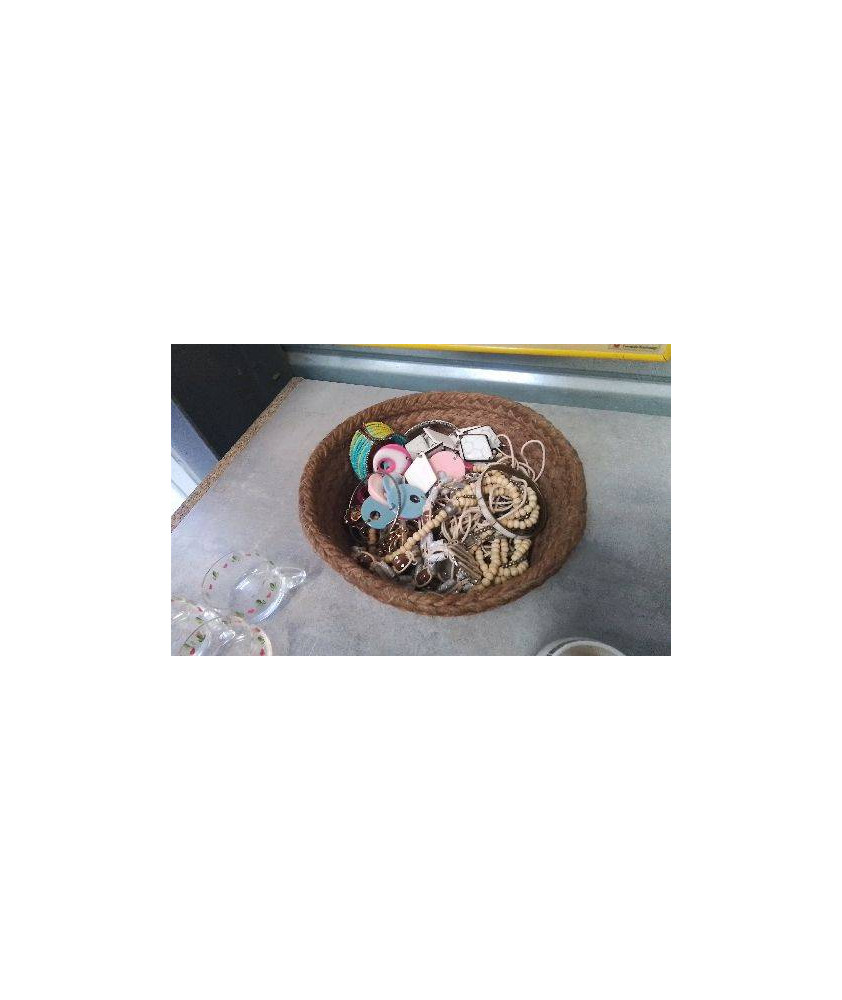 BIJOUX FANTAISIE LE LOT + CORBEILLE 