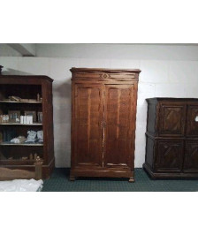 ARMOIRE EN NOYER 