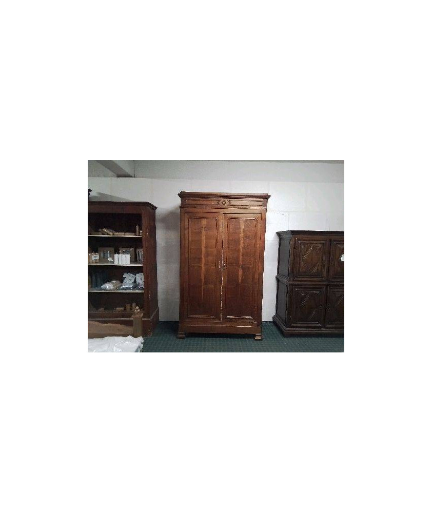 ARMOIRE EN NOYER