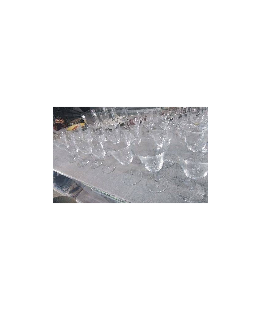 VERRE A PIED CRISTAL EVASE LE LOT