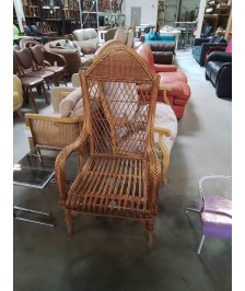 FAUTEUIL ROTIN DOSSIER CINTRÉ 
