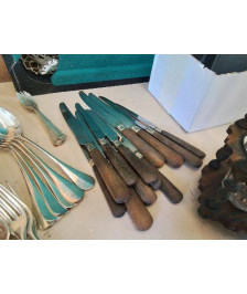 LOT DE 12 COUTEAUX 