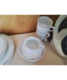 LOT DE TASSE AVEC SOUCOUPE 
