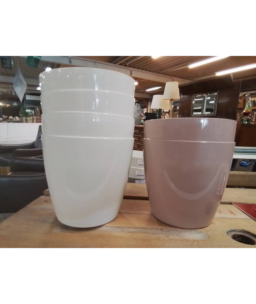 CACHE POT PLASTIQUE