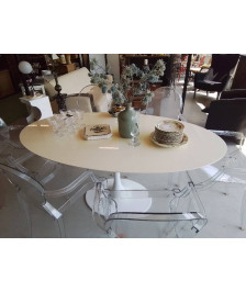 TABLE OVALE BLANCHE LAQUÉ 