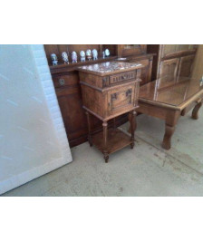 TABLE DE CHEVET LOUIS XIII