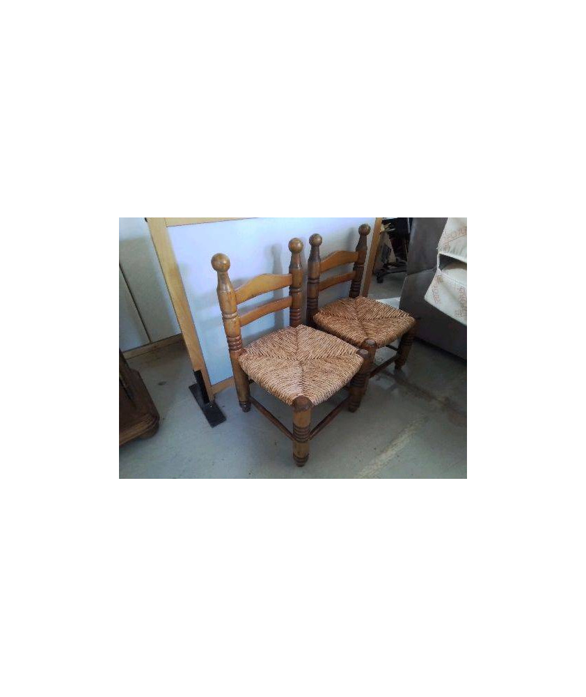 PETITE CHAISE RUSTIQUE DE COIN DE CHEMINÉ 