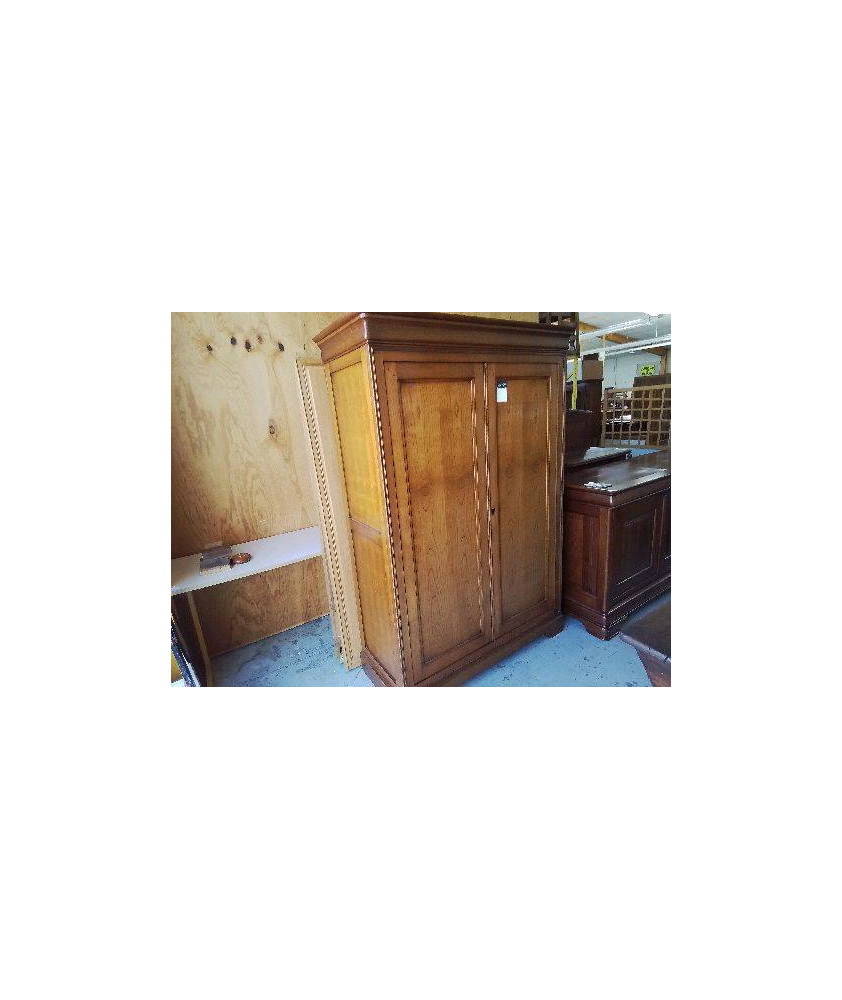 ARMOIRE EN MERISIER DE STYLE LOUIS PHILIPPE