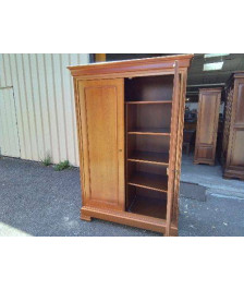 ARMOIRE EN MERISIER DE STYLE LOUIS PHILIPPE