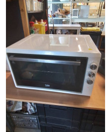 FOUR BEKO BC50W
