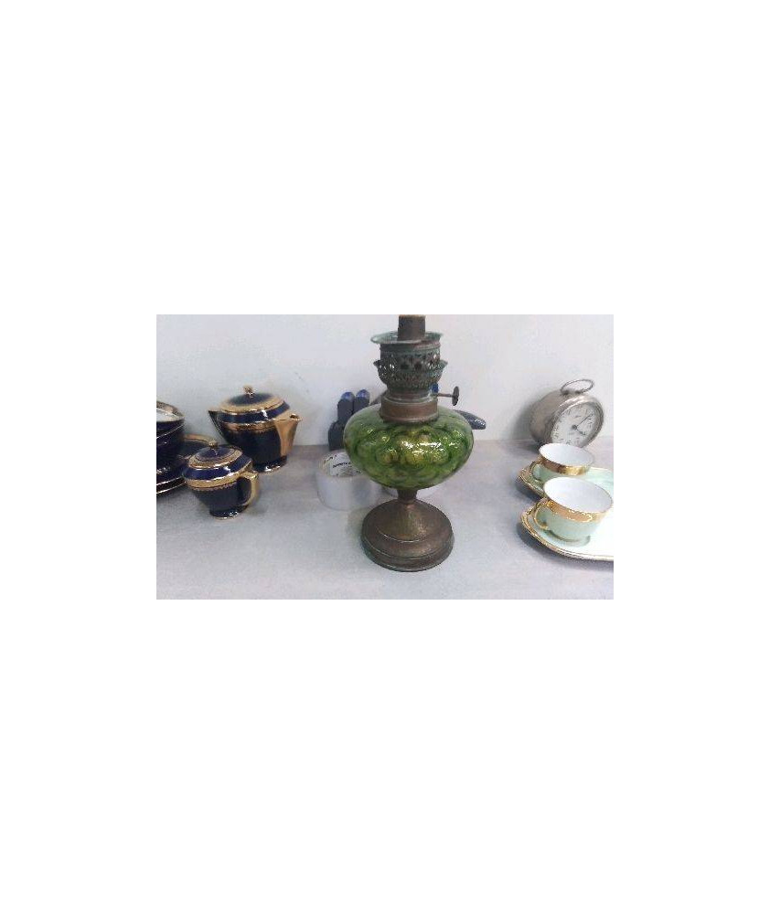 PIED DE LAMPE A PETROLE EN LETAT 