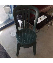 CHAISE PLASTIQUE 