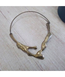 COLLIER 