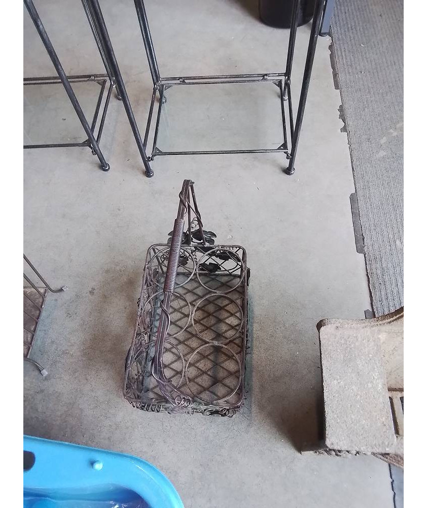 PORTE BOUTEILLES MÉTAL AUX PAMPRES