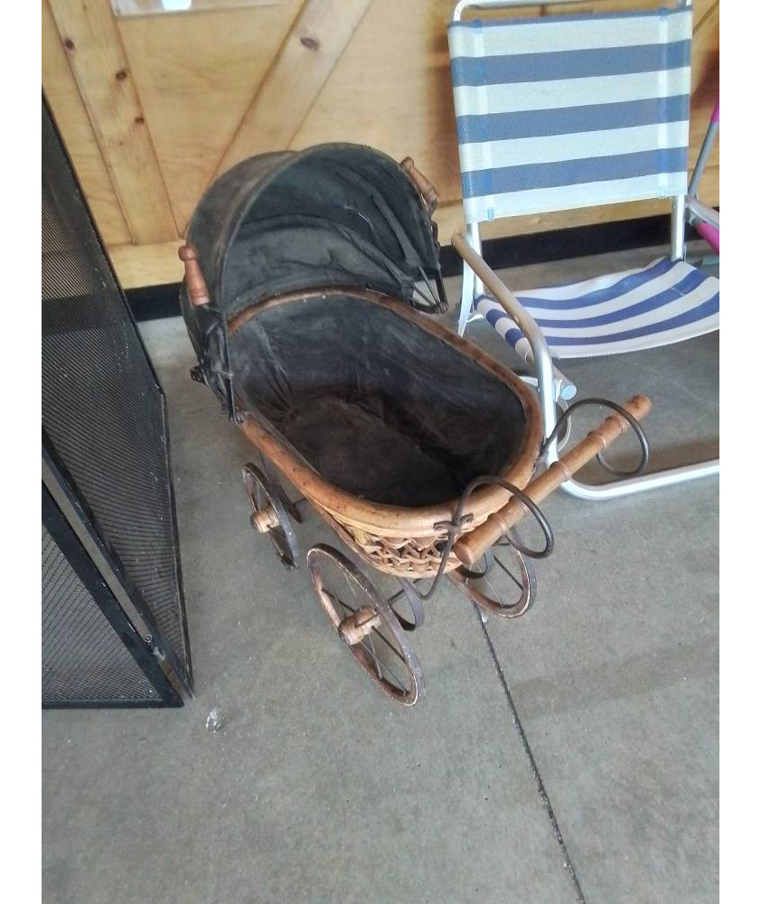 LANDEAU DE POUPÉE FER FORGÉ ET VANNERIE 