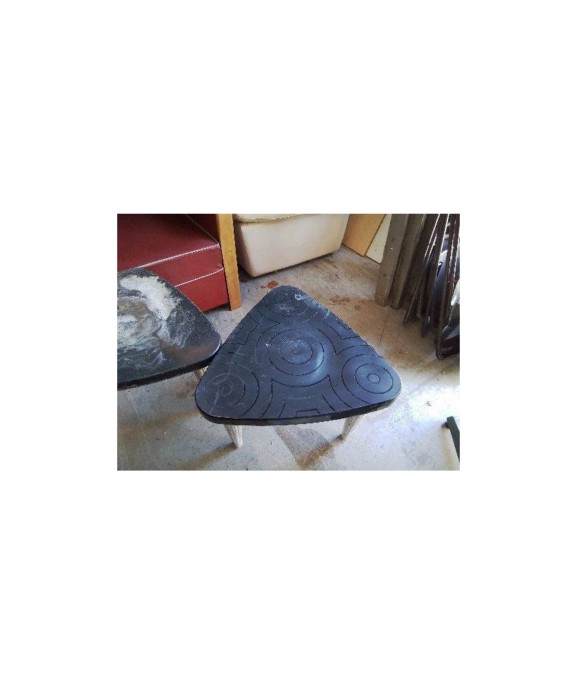 TABLE BASSE TRIANGULAIRE 