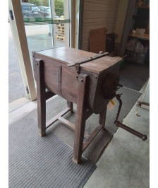 BARATTE A BEURRE BOIS EN L’ÉTAT 