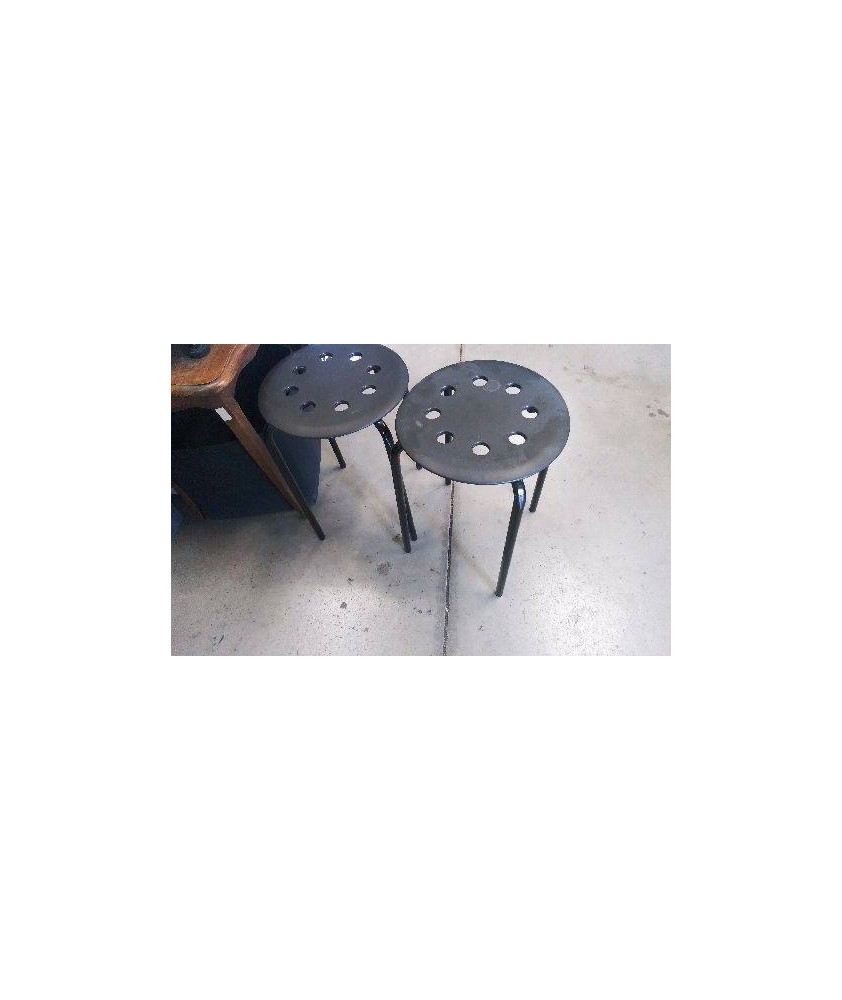 TABOURET NOIR IKEA