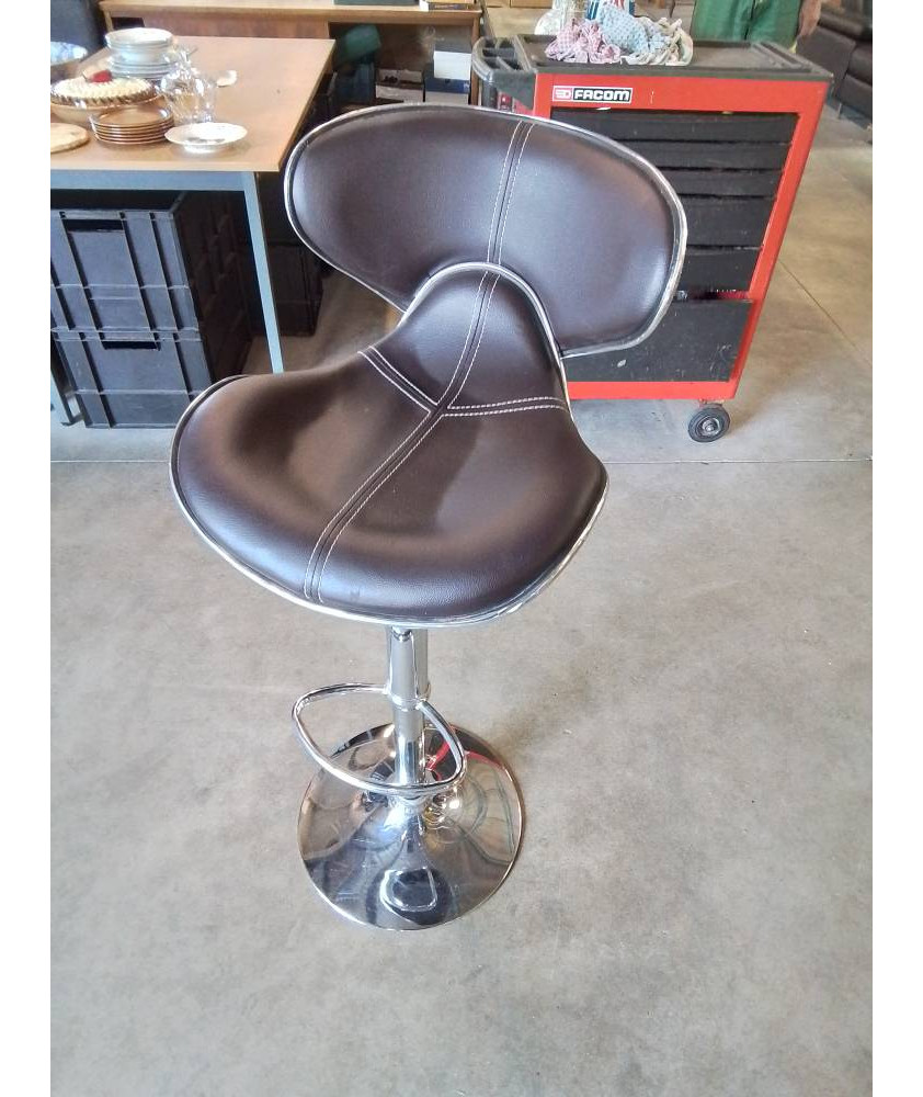 TABOURET DE BAR PIÈTEMENT MÉTAL CHROMÉ ASSISE PU MARRON
