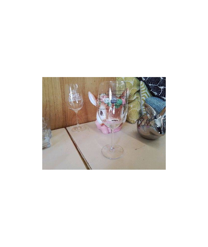 VERRE A PIED
