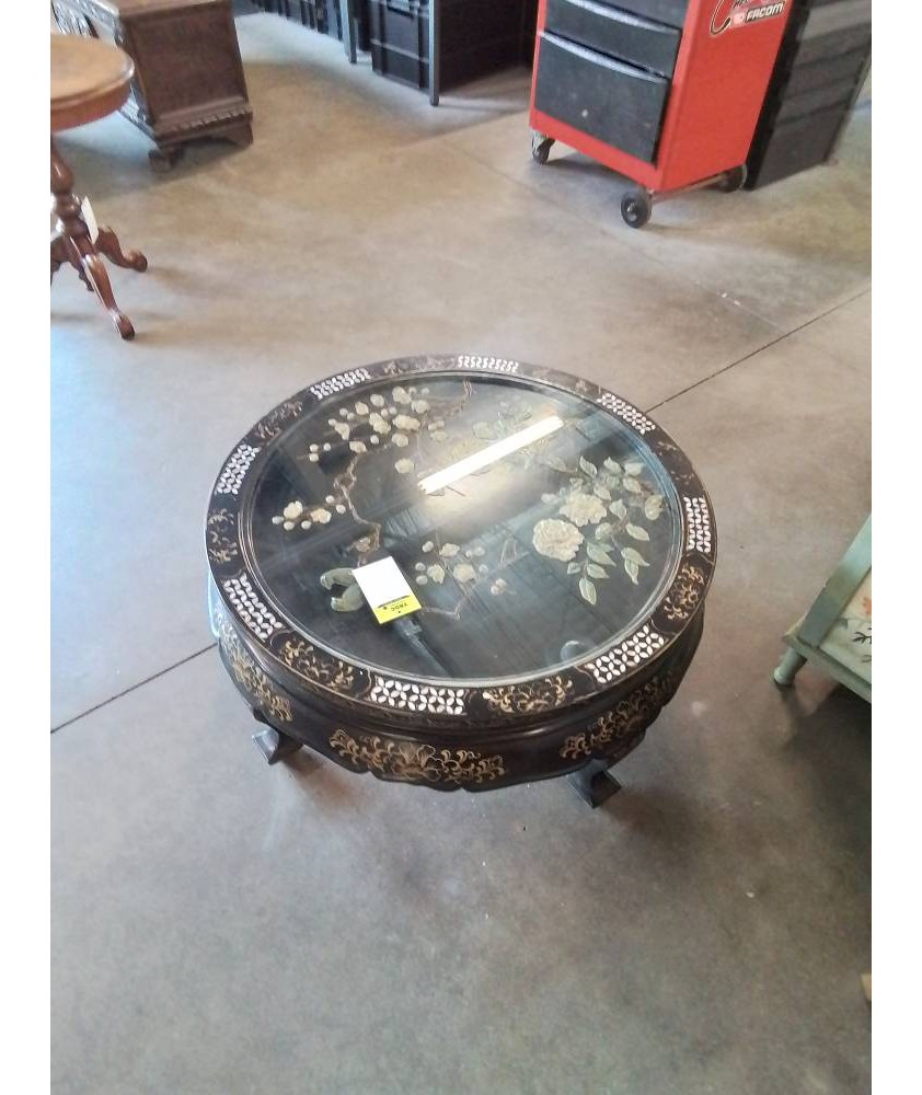 TABLE BASSE RONDE ASIATIQUE AUX FLEURS A INCRUSTATION