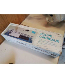 COUPE CARREAUX 