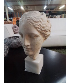 STATUETTE