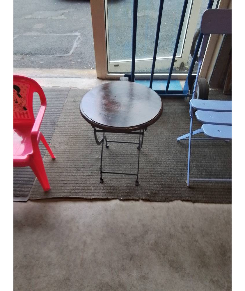 TABLE RONDE PIÈTEMENT METAL