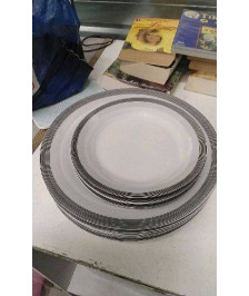 ASSIETTE BORD GRIS LE LOT