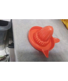 PRESSE AGRUMES PLASTIQUE ORANGE