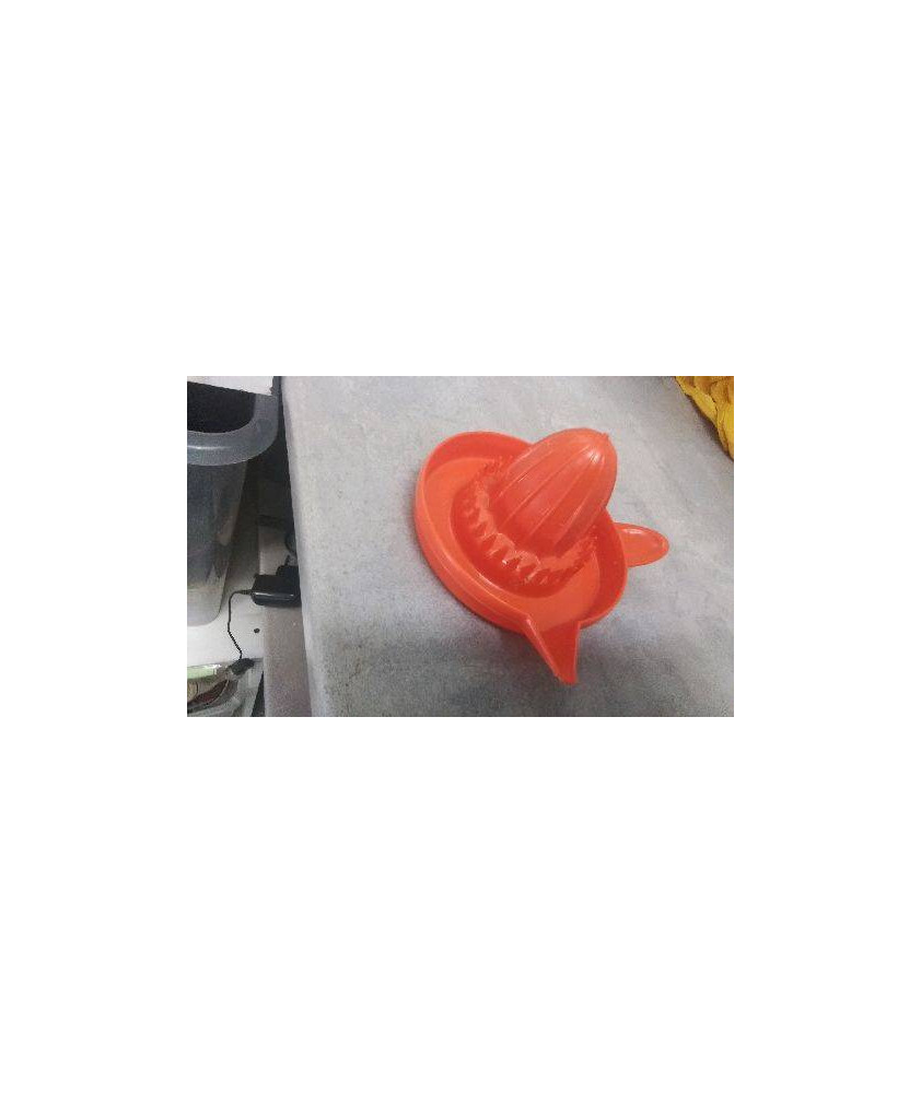 PRESSE AGRUMES PLASTIQUE ORANGE