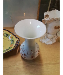VASE OPALINE AUX FLEURS 