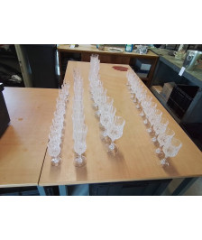 43 VERRES A PIED CRISTAL TAILLE