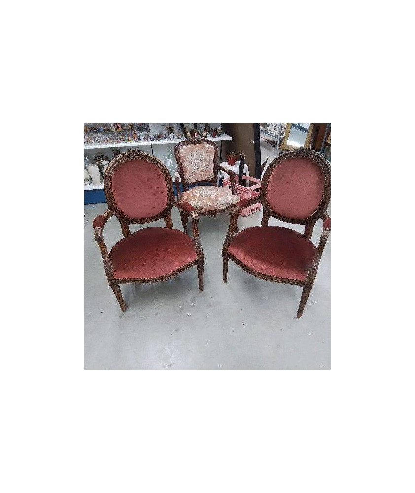 PAIRE DE FAUTEUILS MEDAILLON ROUGES