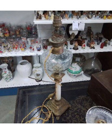 LAMPE A PETROLE ELECTRIFIEE